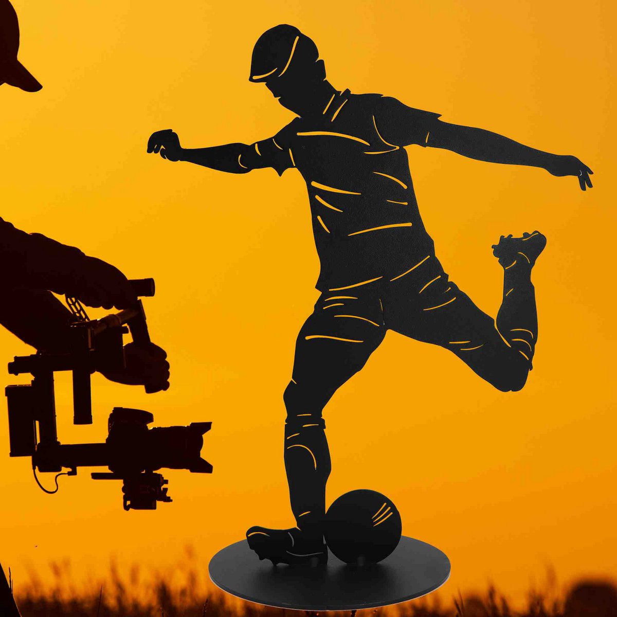 Fußball Skulptur, Fußballer Deko Figur, schwarz , 40 cm