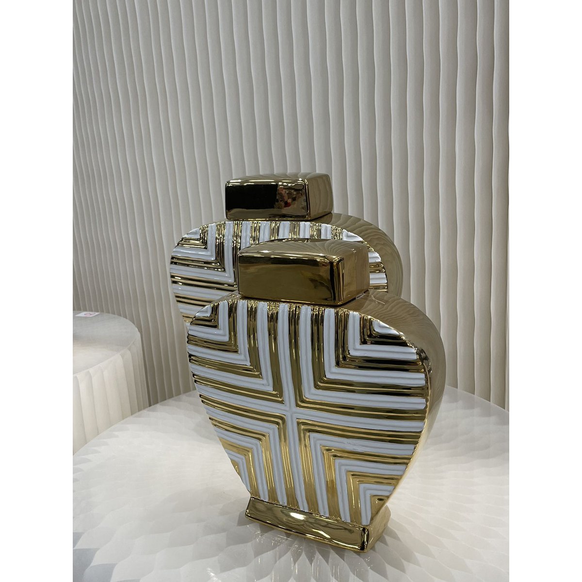 Atemberaubendes, von Kunstdekor inspiriertes Glas in Gold und Weiß, klein (Ausverkauf – 50 % Rabatt von 27,99 bis 13,99 Euro)
