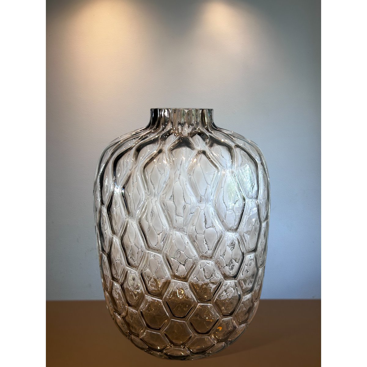Wabenvase mit Rautenrelief