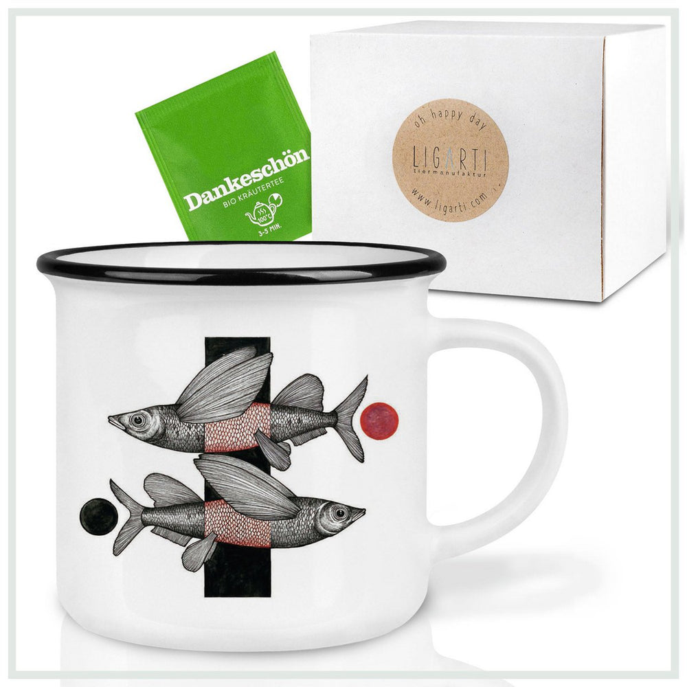 
                      
                        Keramiktasse – Fliegende Fische
                      
                    