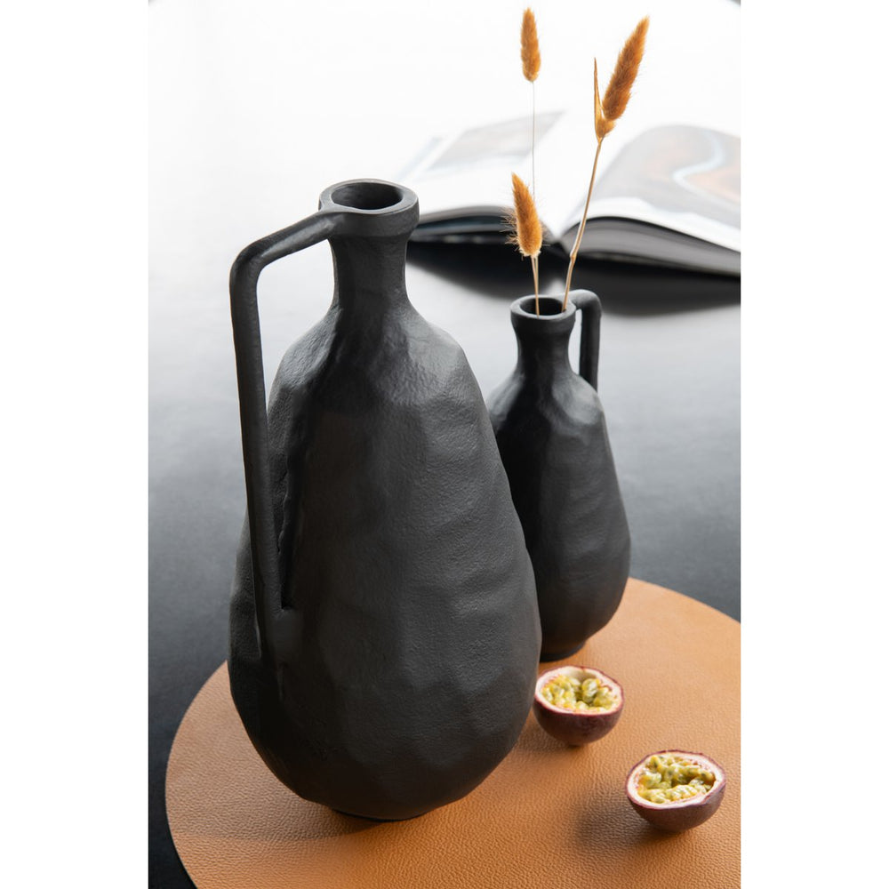 
                      
                        Vase Goa Aluminium Schwarz Groß
                      
                    