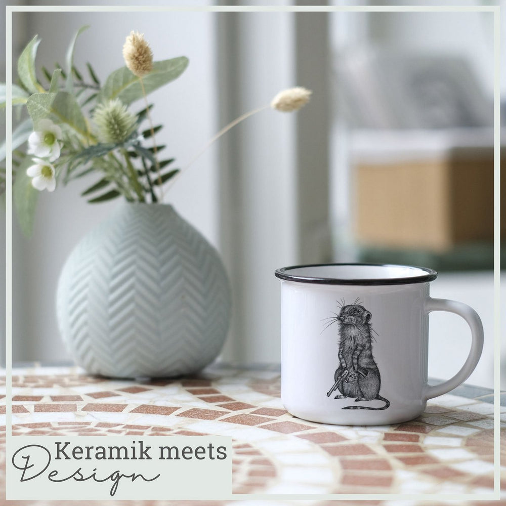 
                      
                        Keramiktasse – Johnny Pistol
                      
                    