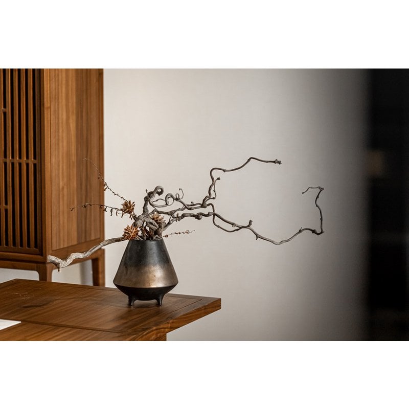 Die Otaru-Vase – Bronze zu Schwarz